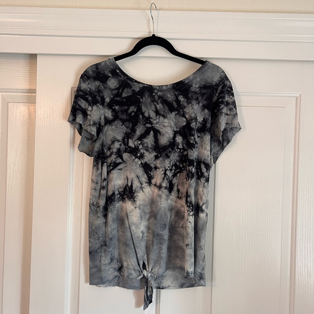 American Eagle Outfitters Tie-Dye Short Sleeve Top - Black and Gray